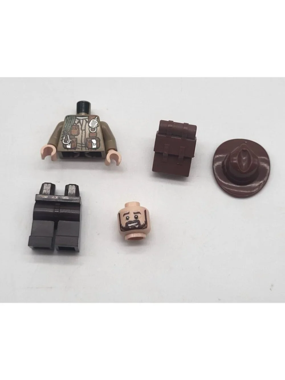 LEGO Sinjin Prescott Jurassic World Park Minifigure with Backpack, Hat